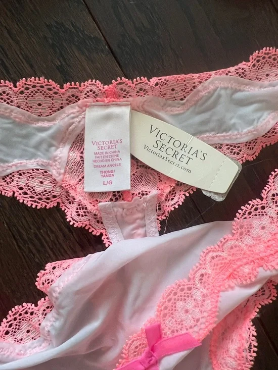 Victoria's Secret Bra and Thong Set - Picture 3 of 7
